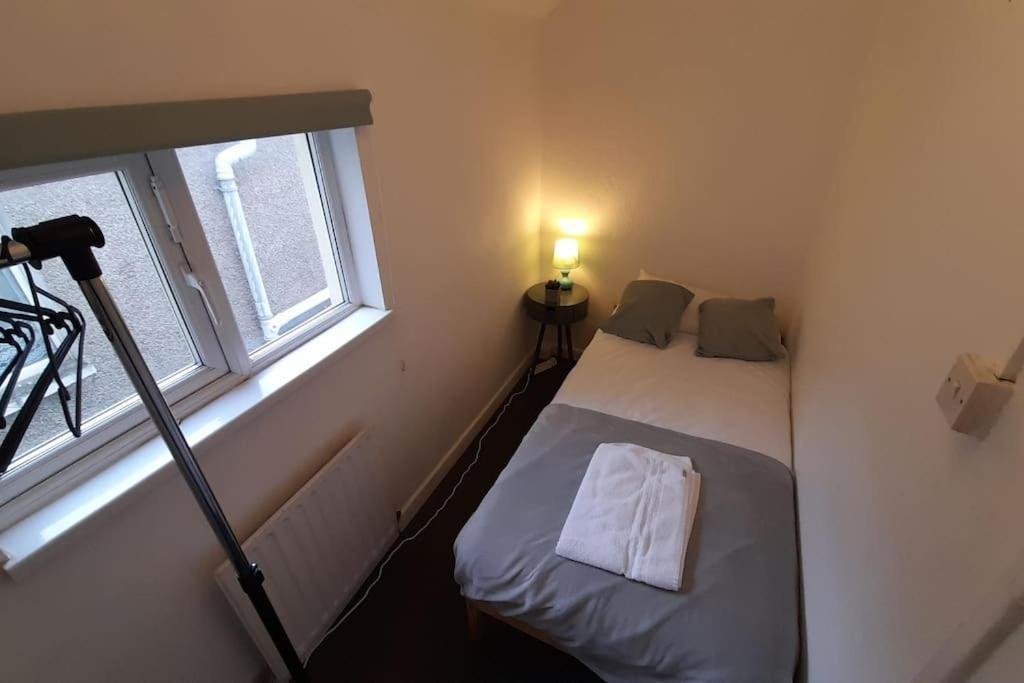 Spacious 4 Bedroom, Free Netflix, Central Location Cardiff Exterior photo