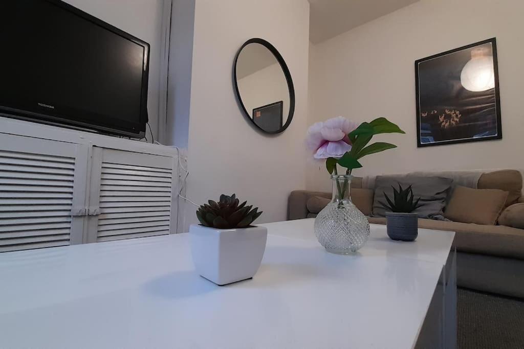 Spacious 4 Bedroom, Free Netflix, Central Location Cardiff Exterior photo