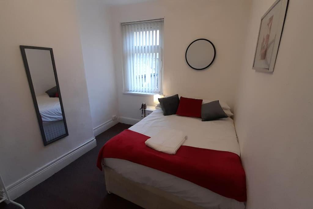 Spacious 4 Bedroom, Free Netflix, Central Location Cardiff Exterior photo