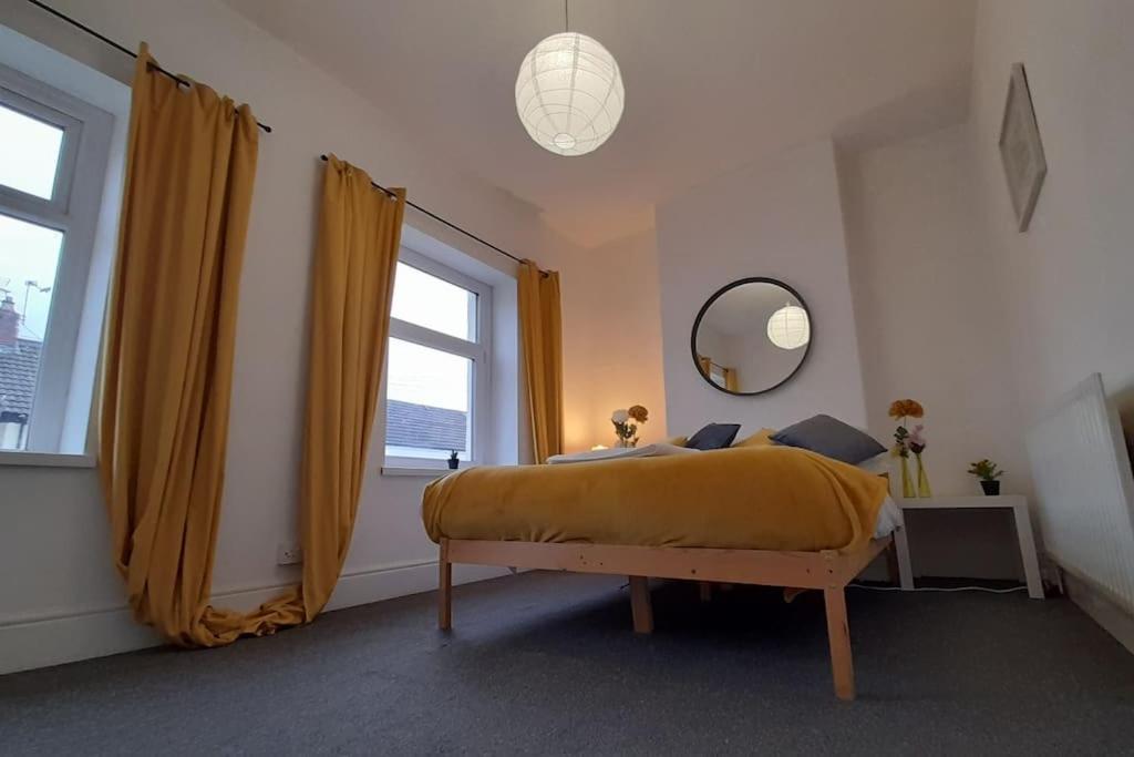 Spacious 4 Bedroom, Free Netflix, Central Location Cardiff Exterior photo