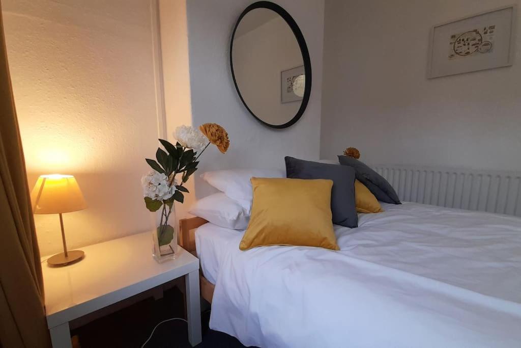 Spacious 4 Bedroom, Free Netflix, Central Location Cardiff Exterior photo