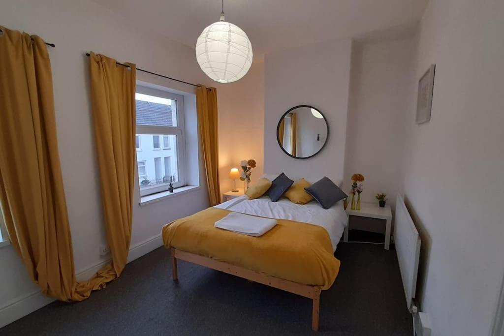 Spacious 4 Bedroom, Free Netflix, Central Location Cardiff Exterior photo