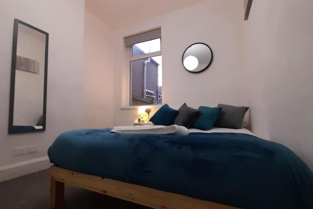 Spacious 4 Bedroom, Free Netflix, Central Location Cardiff Exterior photo