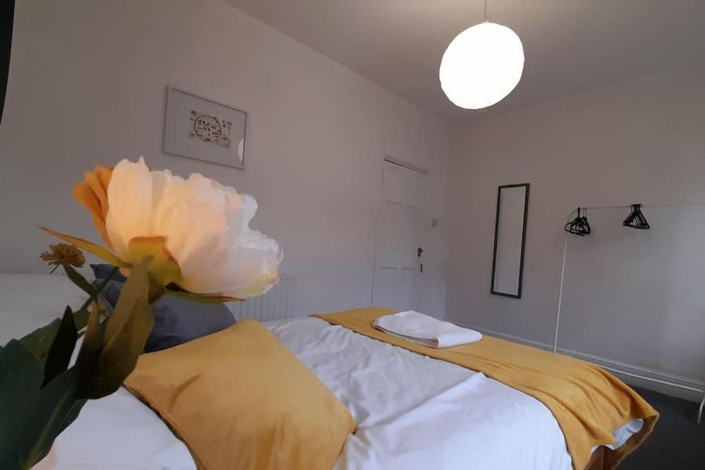 Spacious 4 Bedroom, Free Netflix, Central Location Cardiff Exterior photo