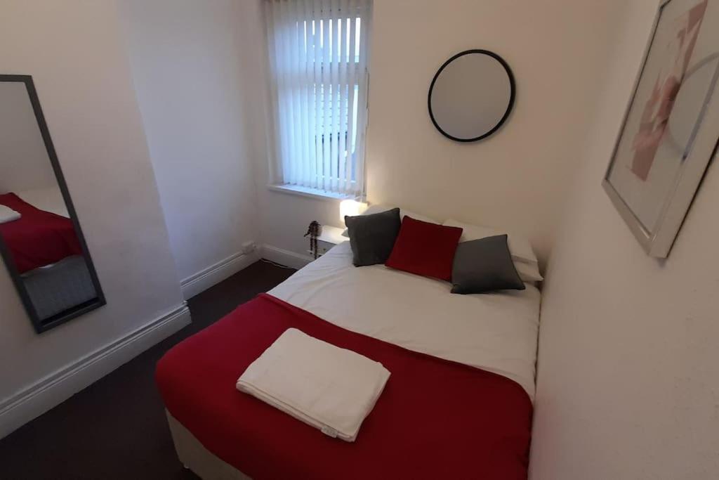 Spacious 4 Bedroom, Free Netflix, Central Location Cardiff Exterior photo