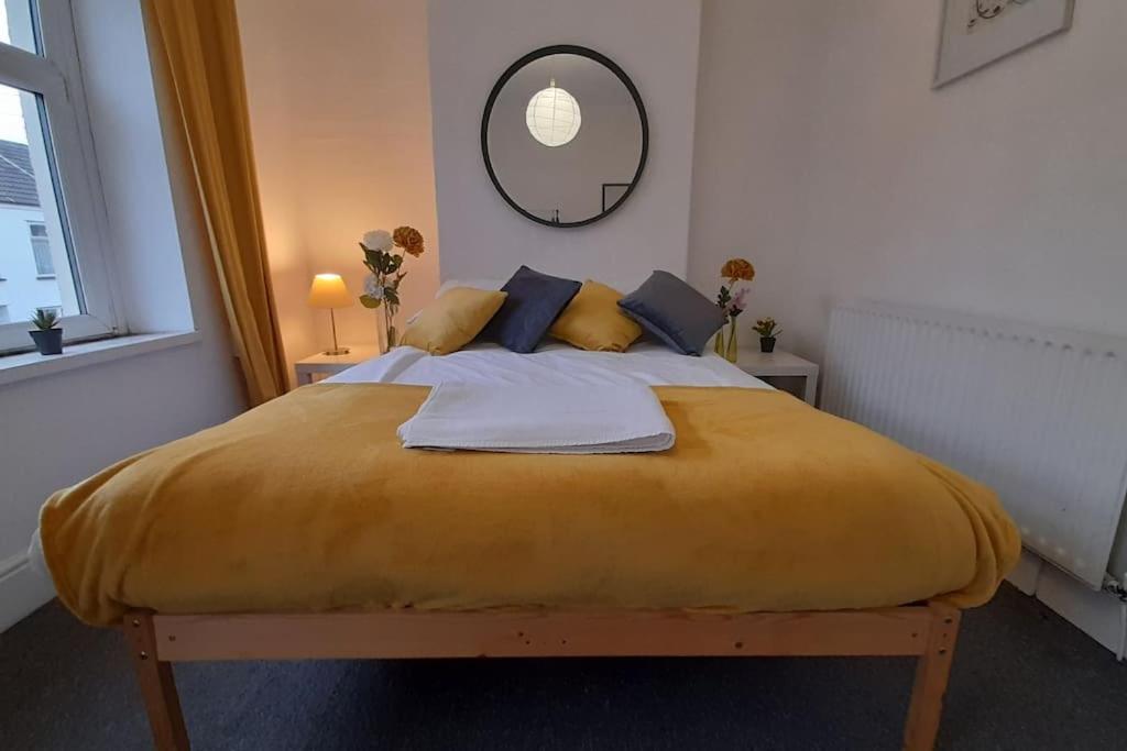 Spacious 4 Bedroom, Free Netflix, Central Location Cardiff Exterior photo